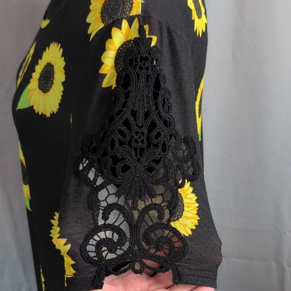 Simply Southern Sunflower Print Midi Dress - Picture 4 of 7